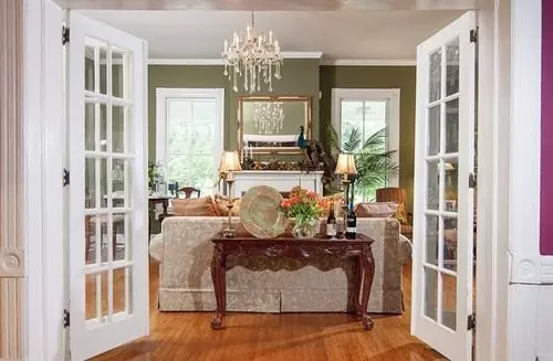 住宿加早餐  Antebellum Inn