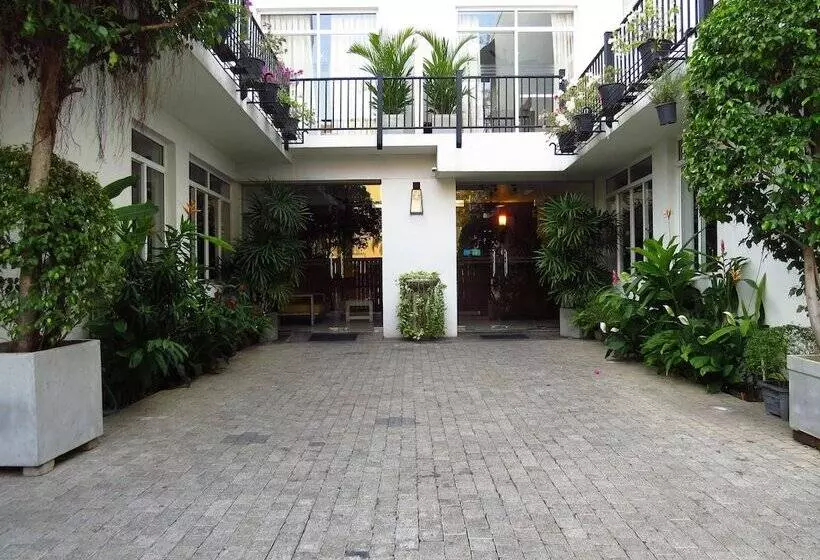 Bed & Breakfast Chapelton House