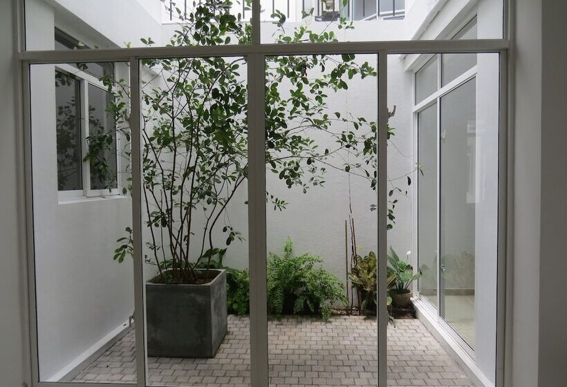 ベッドアンドブレックファースト Chapelton House