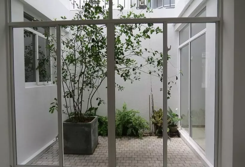 Bed & Breakfast Chapelton House