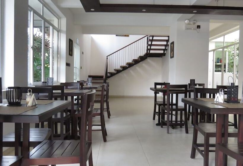 ベッドアンドブレックファースト Chapelton House