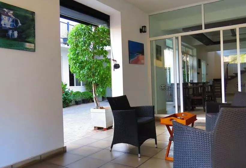 Bed & Breakfast Chapelton House