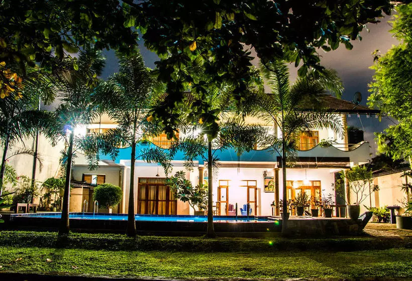 ベッドアンドブレックファースト Riverbank Bentota