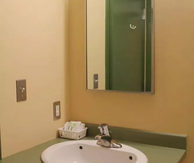 Glendenning Hall At Holland College