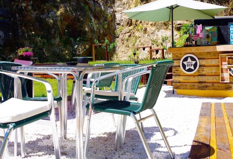 Отель Apartamentos Rock Star