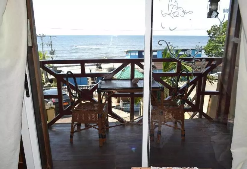 هتل Hôtel Restaurant Gites Kribi