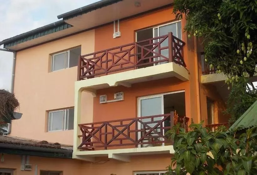 هتل Hôtel Restaurant Gites Kribi