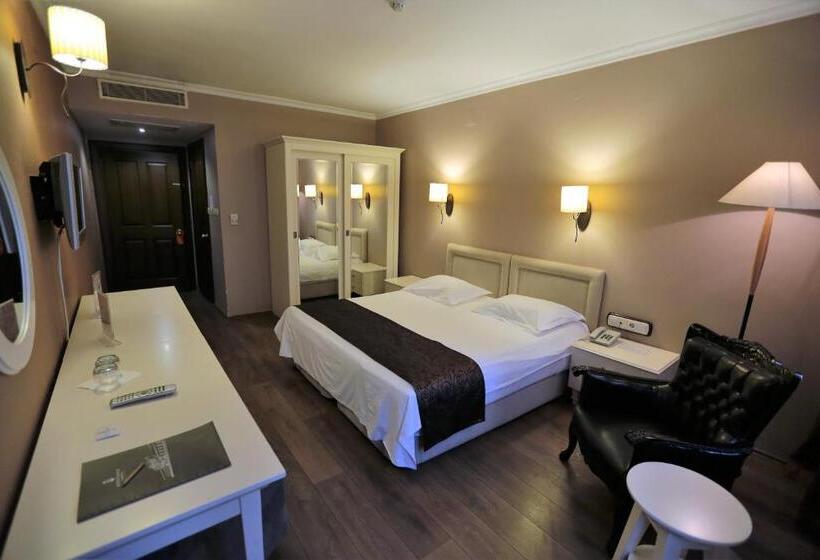 Montania Town Hotel Mudanya