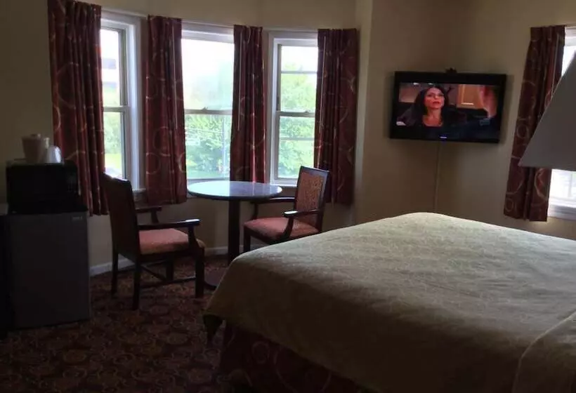 בית מלון כפרי Red Carpet Inn   Bridgeton Vineland