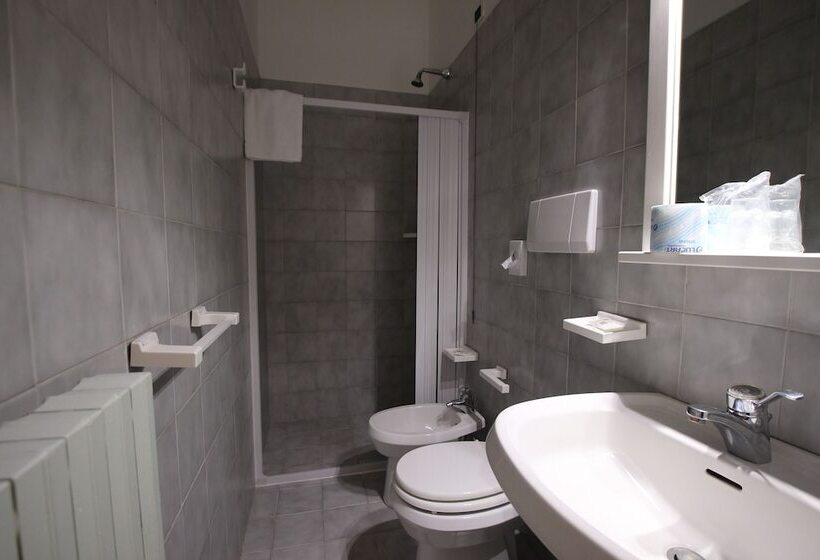 هتل Ristorante Anita