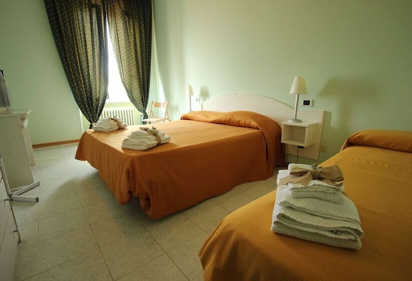 هتل Ristorante Anita