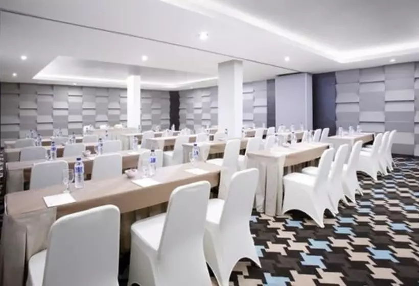 هتل Santika Kelapa Gading