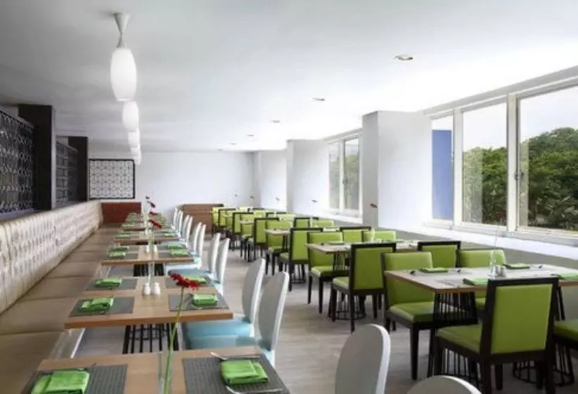 هتل Santika Kelapa Gading