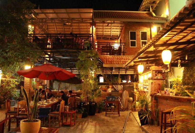 호텔 The Coconut House