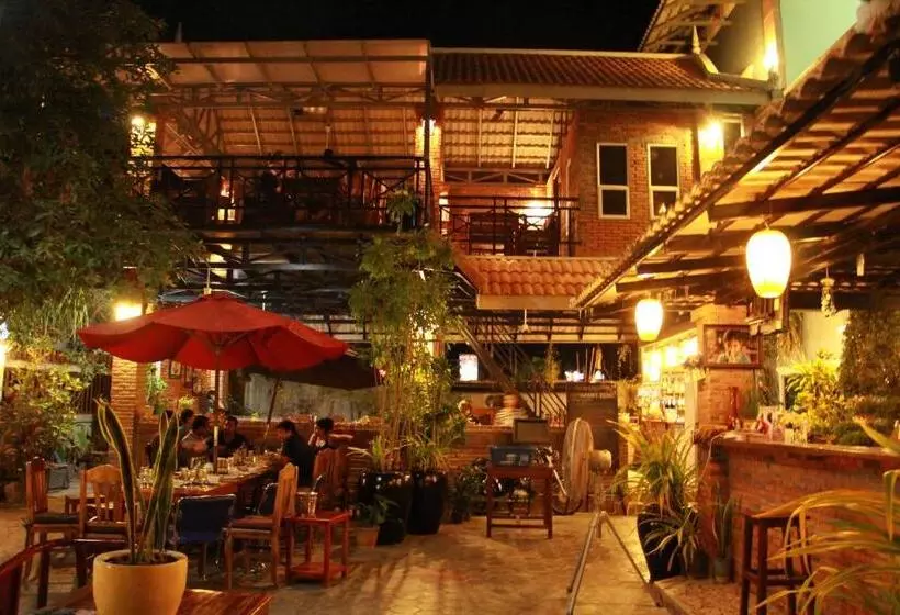 호텔 The Coconut House