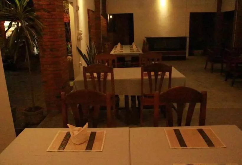 호텔 The Coconut House