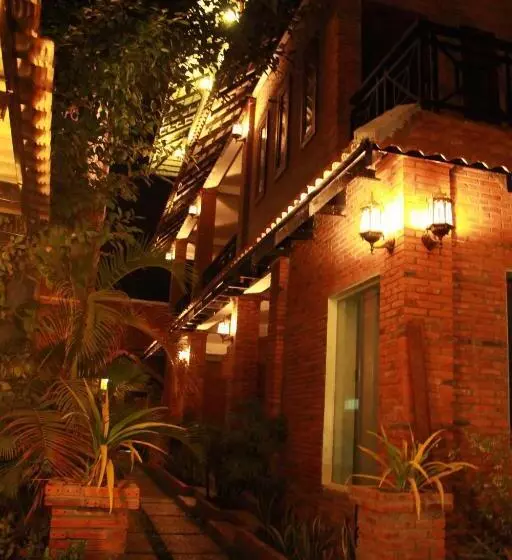 호텔 The Coconut House