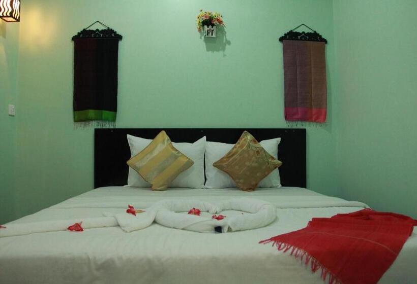 호텔 The Coconut House