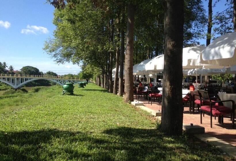 호텔 The Coconut House