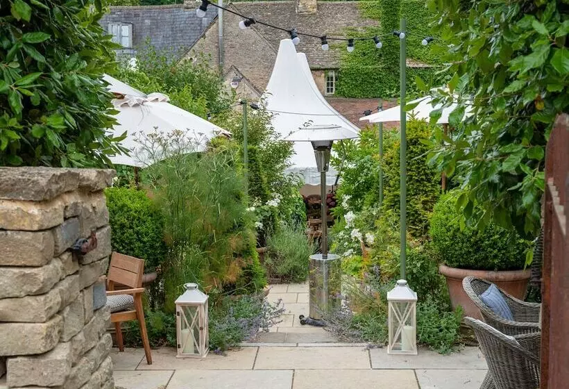 هتل The Wheatsheaf Inn