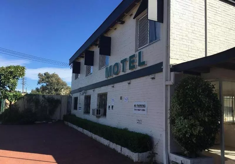 汽车旅馆  Westside Motor Inn