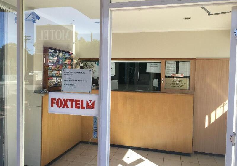 מוטל Westside Motor Inn