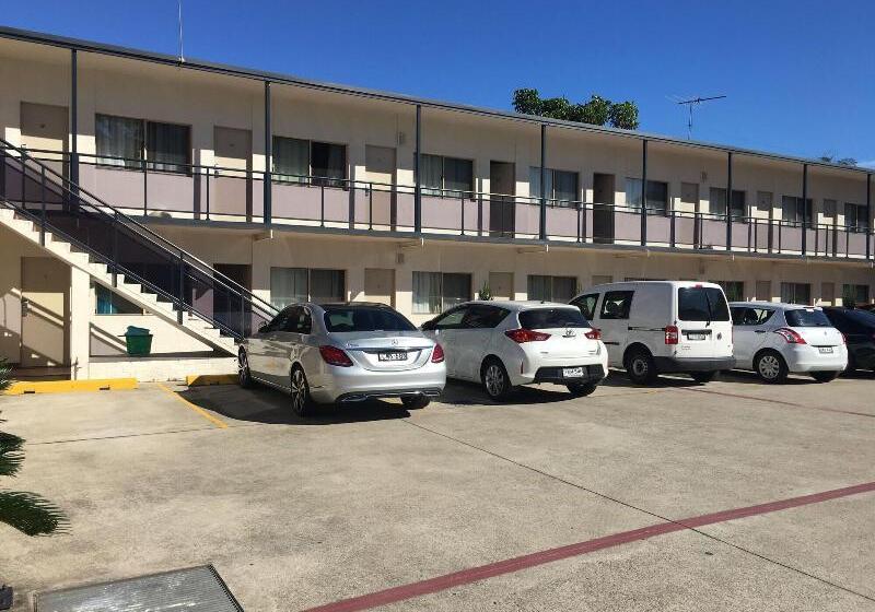 מוטל Westside Motor Inn