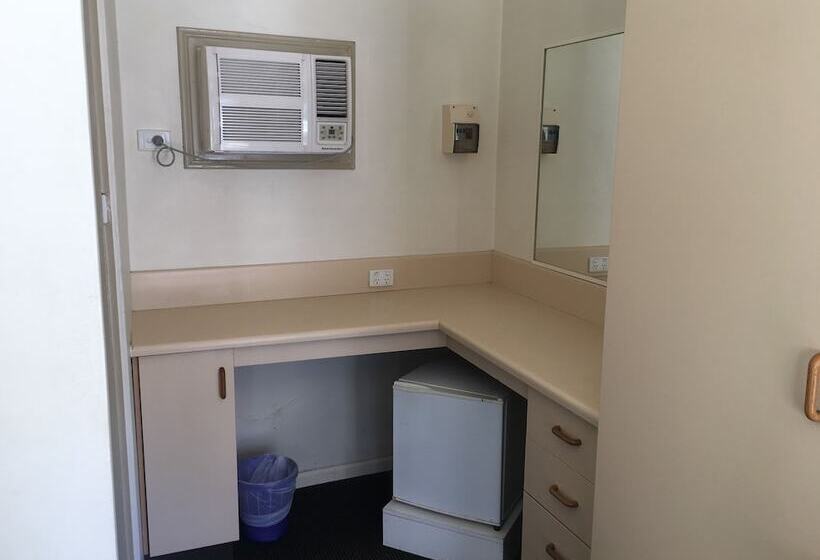 מוטל Westside Motor Inn