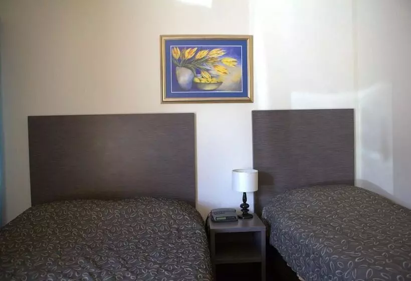 汽车旅馆  Westside Motor Inn