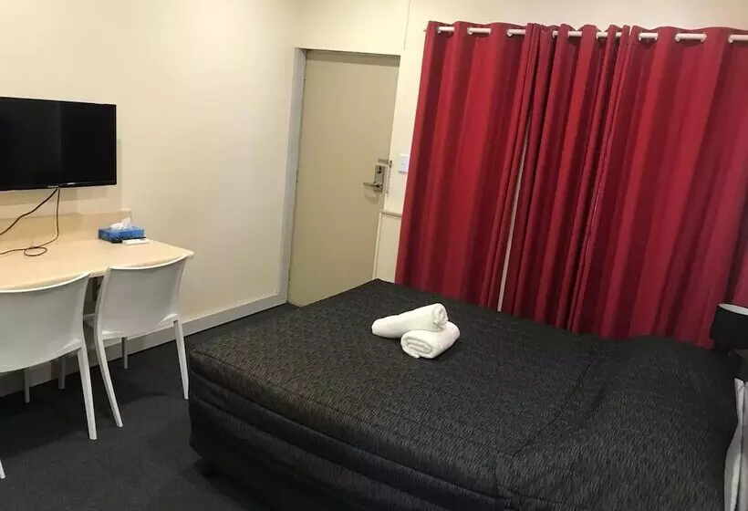 汽车旅馆  Westside Motor Inn