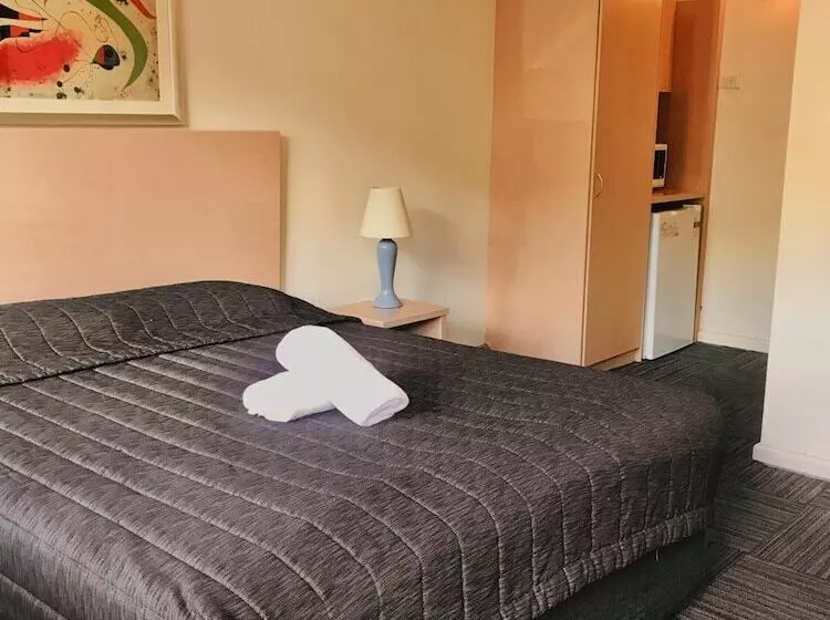 汽车旅馆  Westside Motor Inn