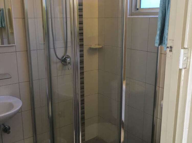 מוטל Westside Motor Inn