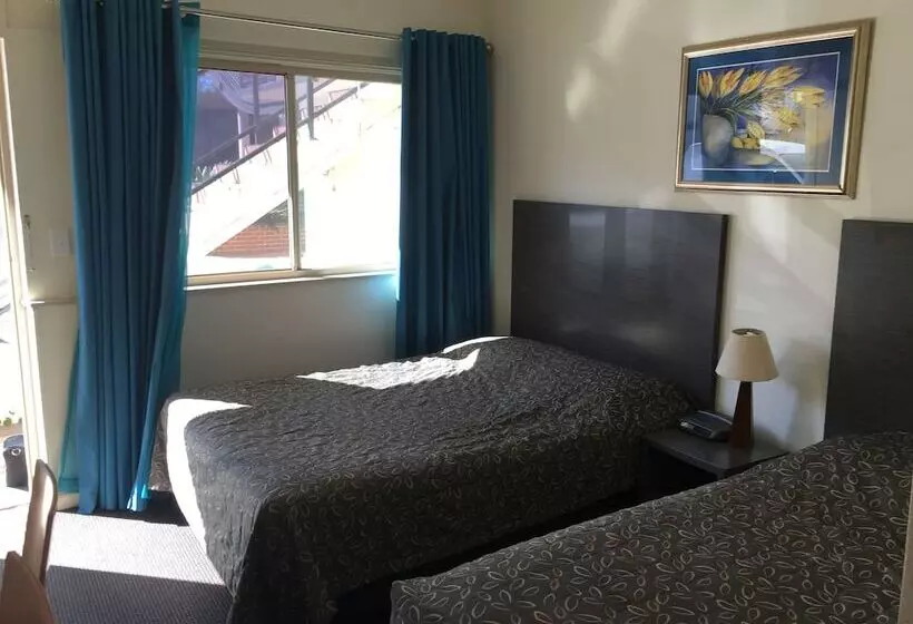 汽车旅馆  Westside Motor Inn