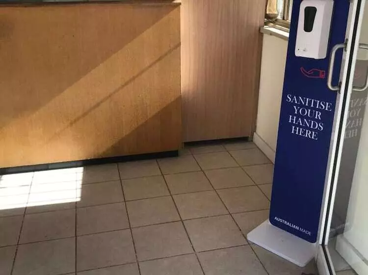 汽车旅馆  Westside Motor Inn