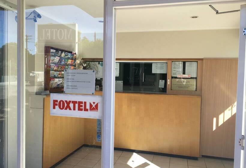 מוטל Westside Motor Inn