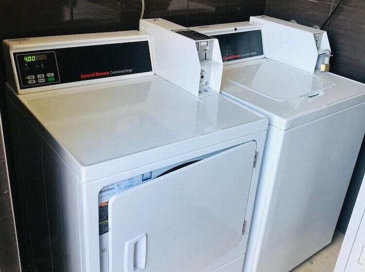 מוטל Westside Motor Inn