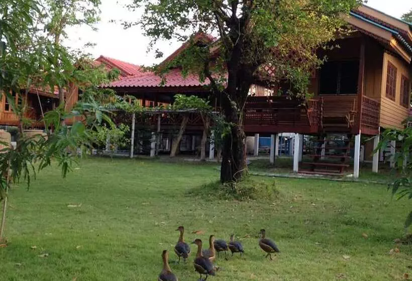 膳宿费 The Little Lopburi Village