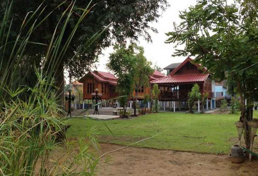 بنسيون The Little Lopburi Village