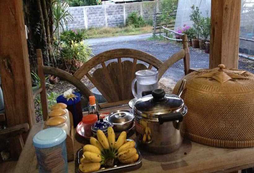 بنسيون The Little Lopburi Village