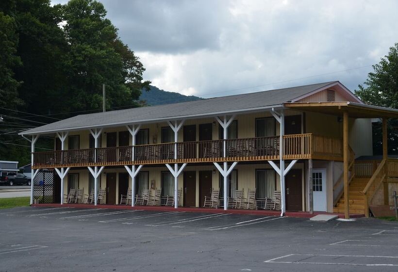 Travelowes Motel  Maggie Valley