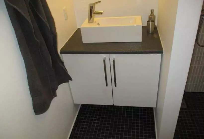 White House Hotel Apartments