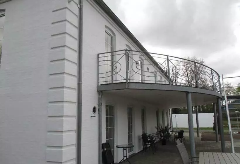 White House Hotel Apartments