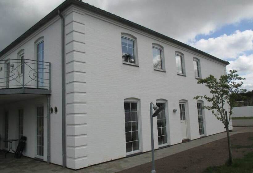 White House Hotel Apartments