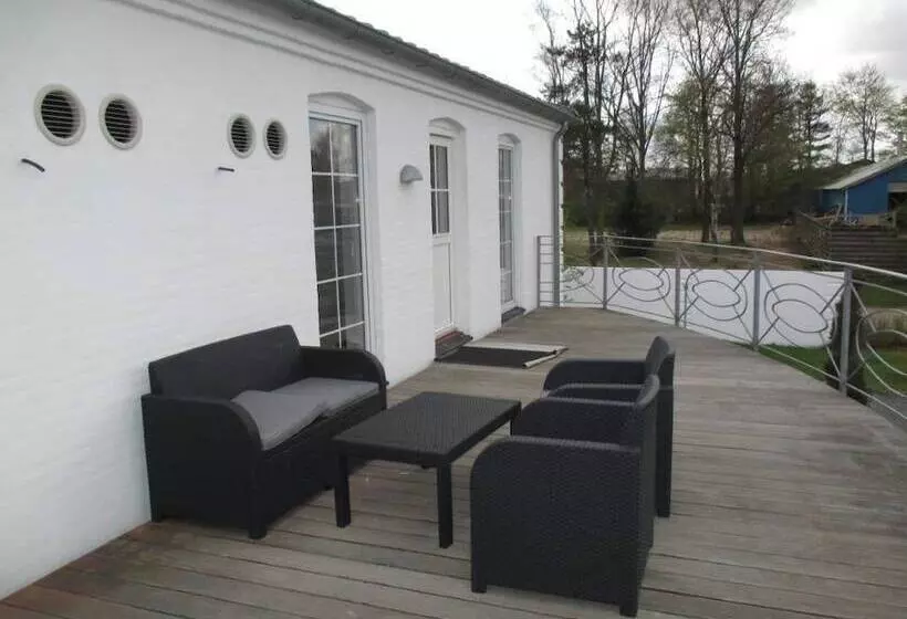 White House Hotel Apartments