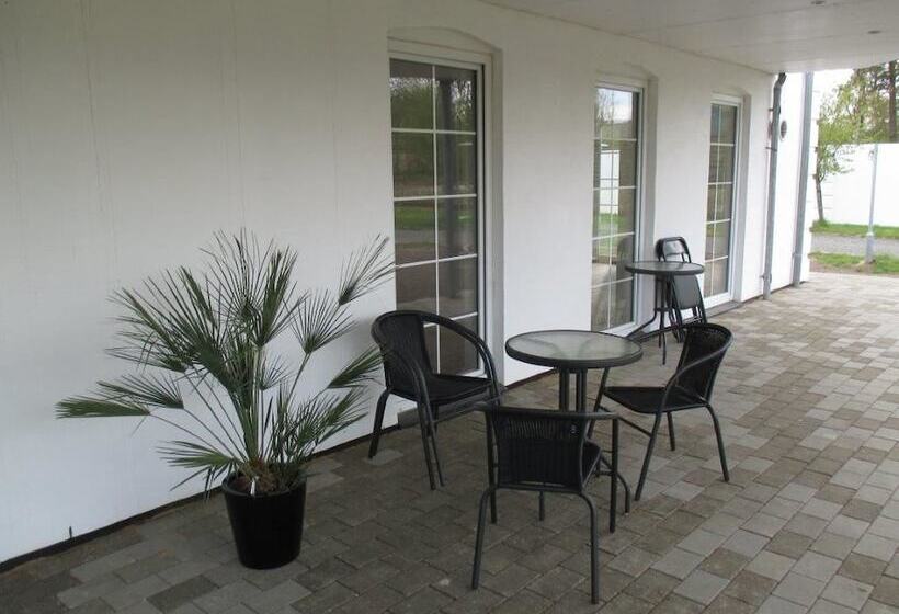 White House Hotel Apartments