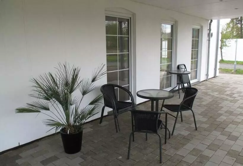 White House Hotel Apartments