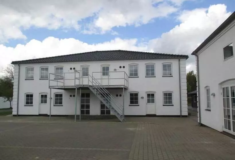 White House Hotel Apartments