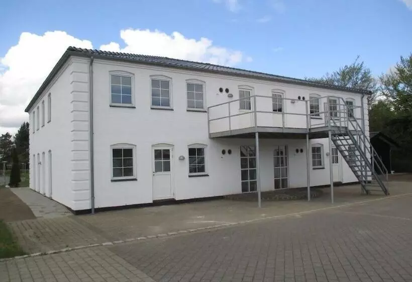 White House Hotel Apartments