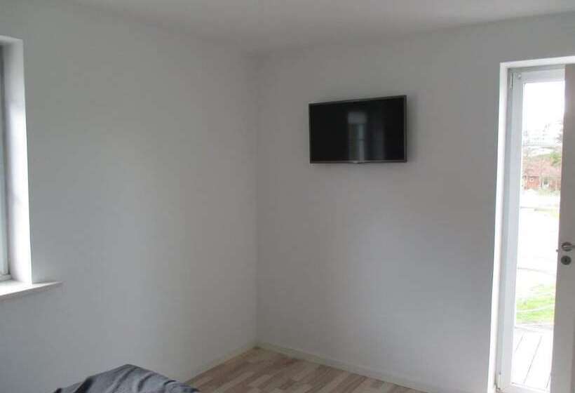 White House Hotel Apartments