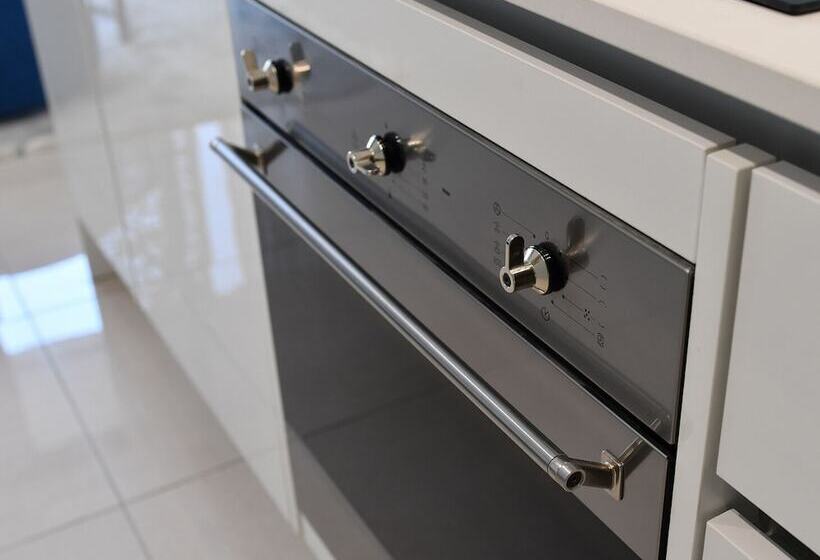 Отель Ellipse Executive Apartments